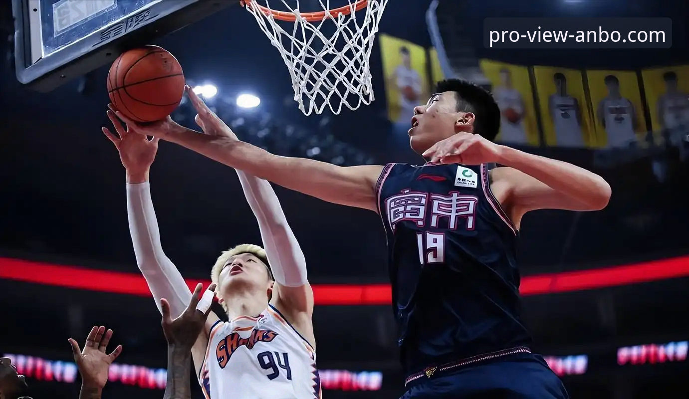 上海男篮豪取12连胜巩固榜首：一场团队篮球的胜利详解